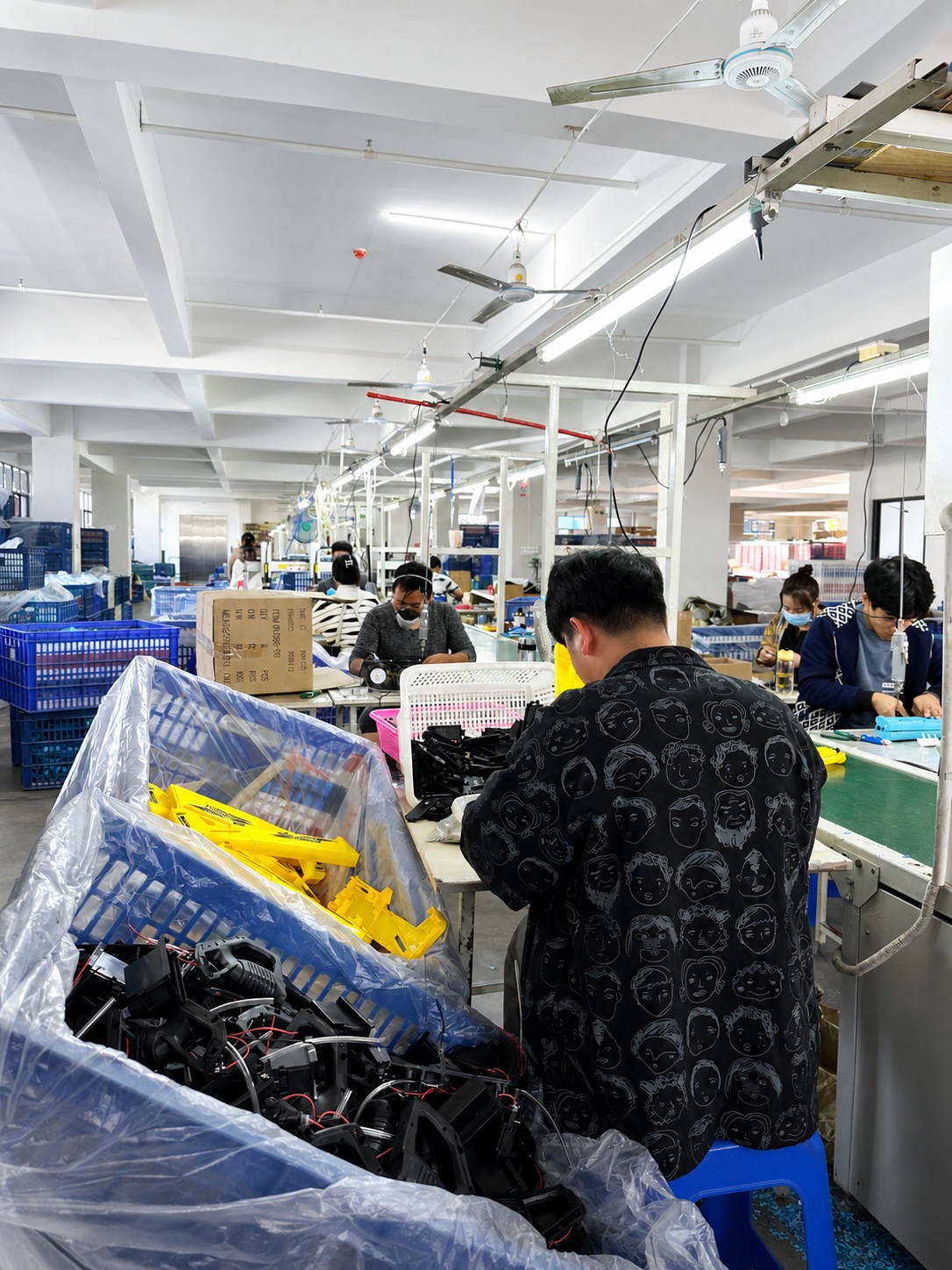 SqueeZaa Chenghai fidget toy production line