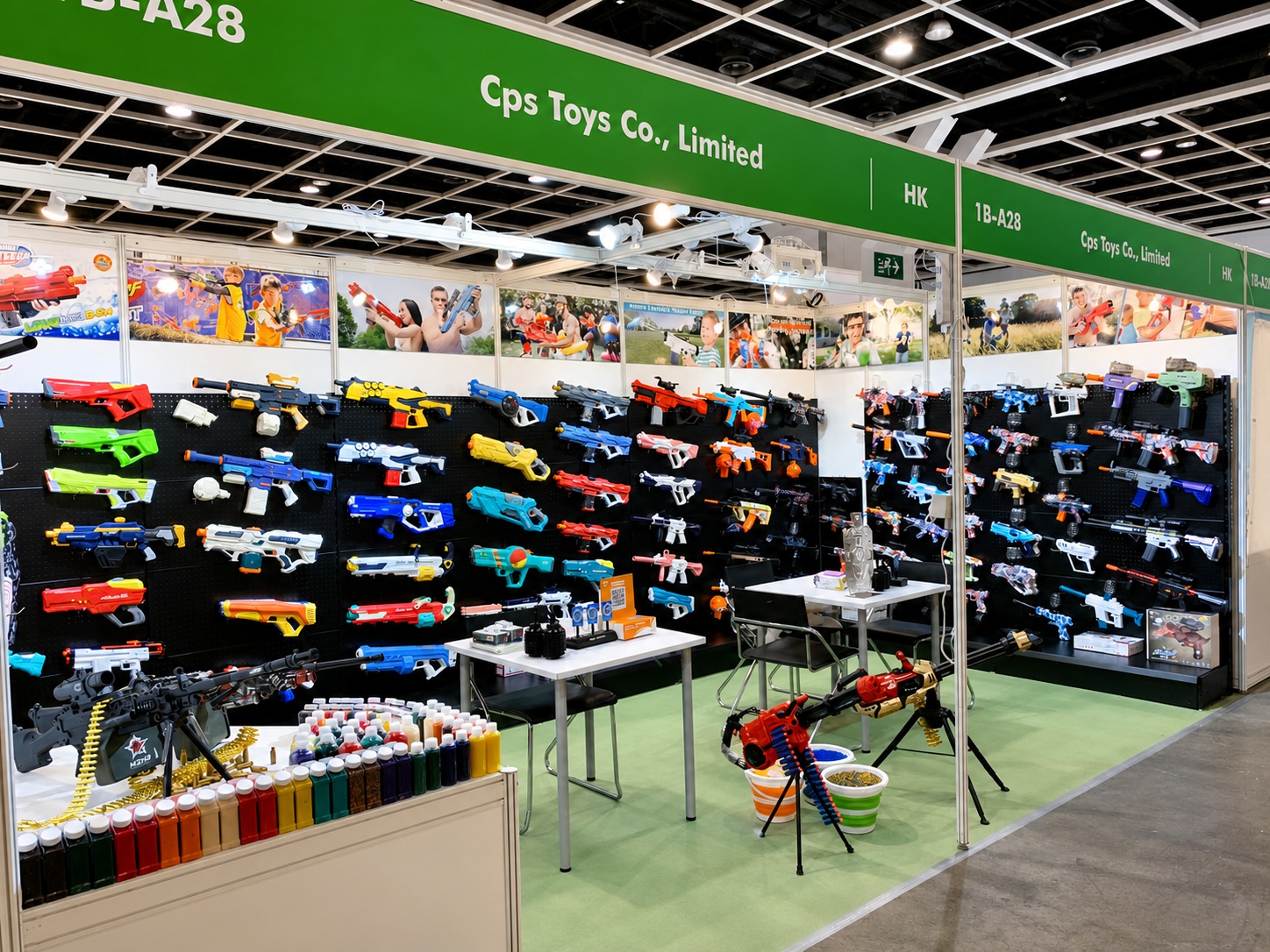 SqueeZaa trade show product sourcing discussion
