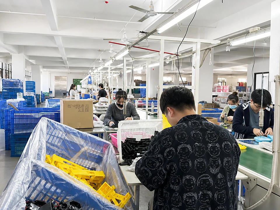Clean Chenghai toy assembly line for custom fidget toy production